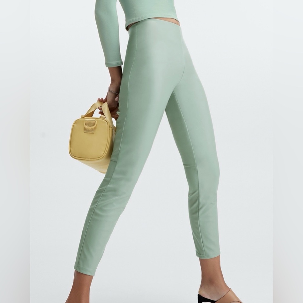 Fabletics‎ Vegan Leather Leggings